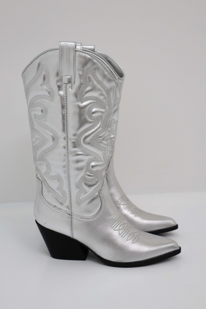 Botas de mujer elegantes, perfectas para looks veraniegos