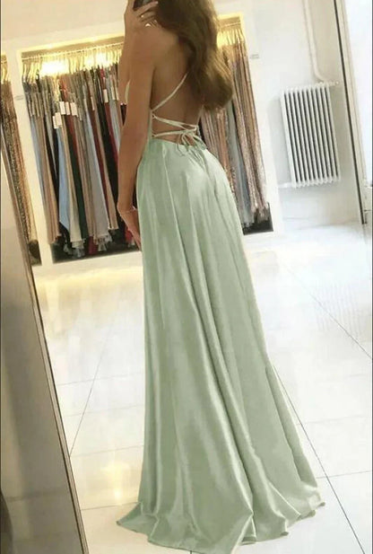 Vestido de gala maxi con slit brillante y estiloso para fiesta