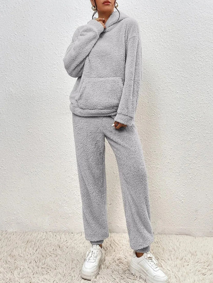 Cyne | Pijama de felpa ultra cómodo con capucha