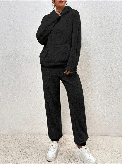 Cyne | Pijama de felpa ultra cómodo con capucha