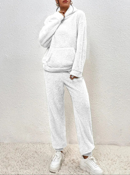 Cyne | Pijama de felpa ultra cómodo con capucha