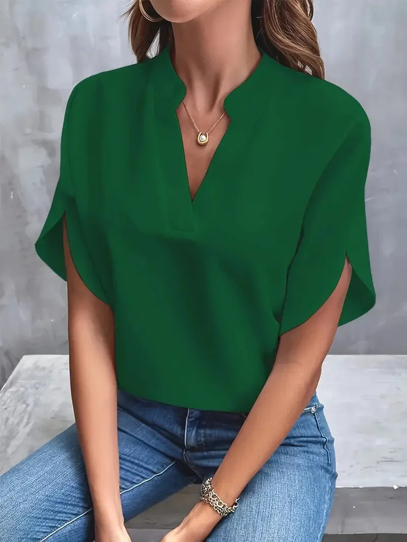 Marije |  Elegante blusa fluida con cuello en V