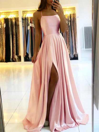 Vestido de gala maxi con slit brillante y estiloso para fiesta