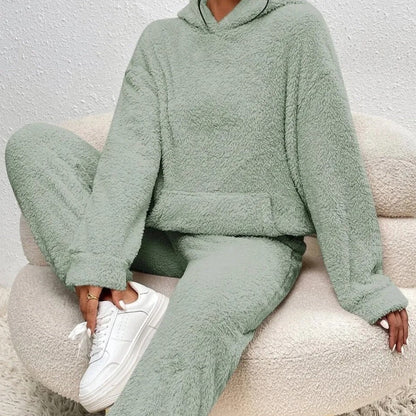 Cyne | Pijama de felpa ultra cómodo con capucha