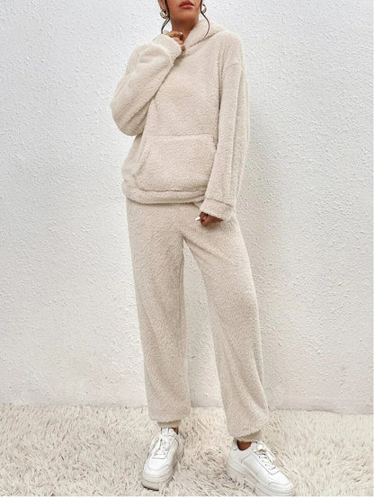 Cyne | Pijama de felpa ultra cómodo con capucha