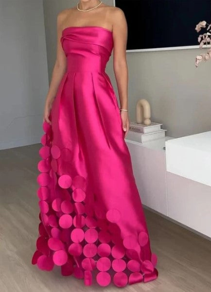 Laurie | Elegante maxivestido de lunares sin tirantes