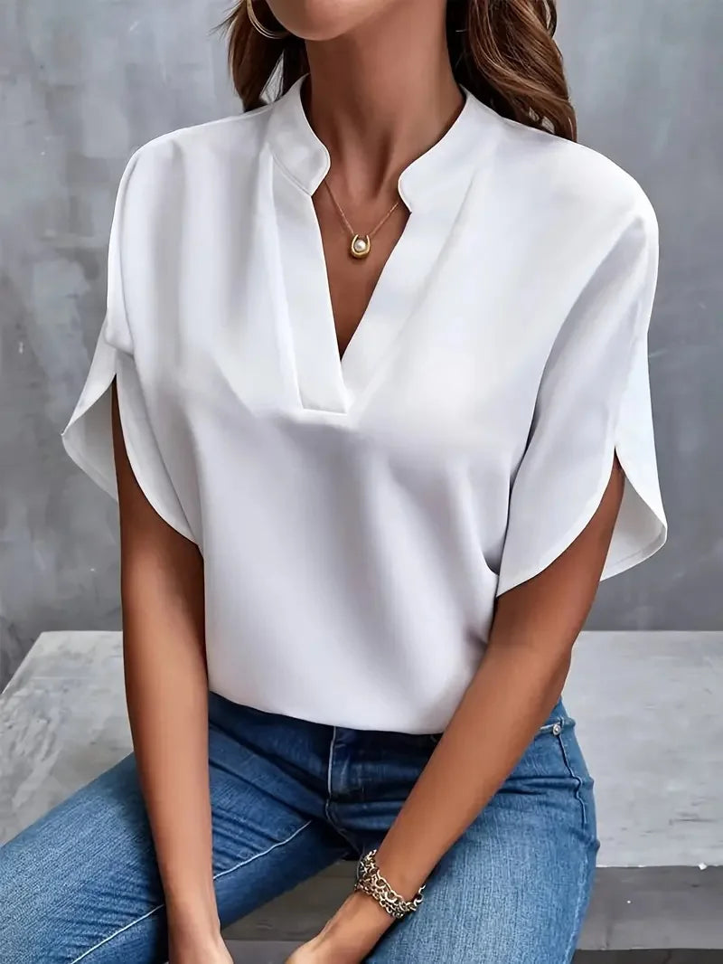 Marije |  Elegante blusa fluida con cuello en V