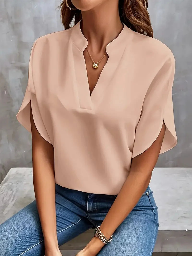 Marije |  Elegante blusa fluida con cuello en V