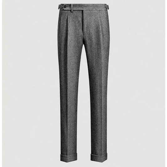 Pantalones de hombre, corte ajustado con pliegues delanteros y un estilo moderno