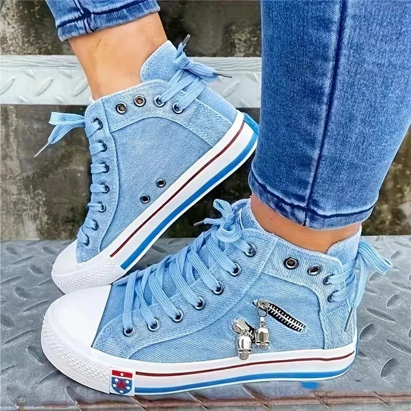 Bernicia | Sneaker tendencia urbana - look denim y cremallera