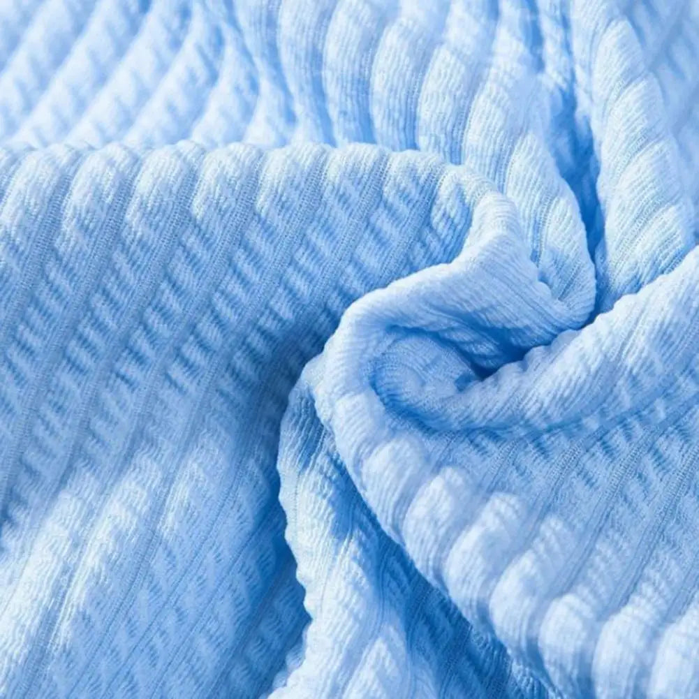 Camisa de hombre, diseño minimalista con cuello clásico y botones en la parte delantera