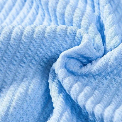 Camisa de hombre, diseño minimalista con cuello clásico y botones en la parte delantera