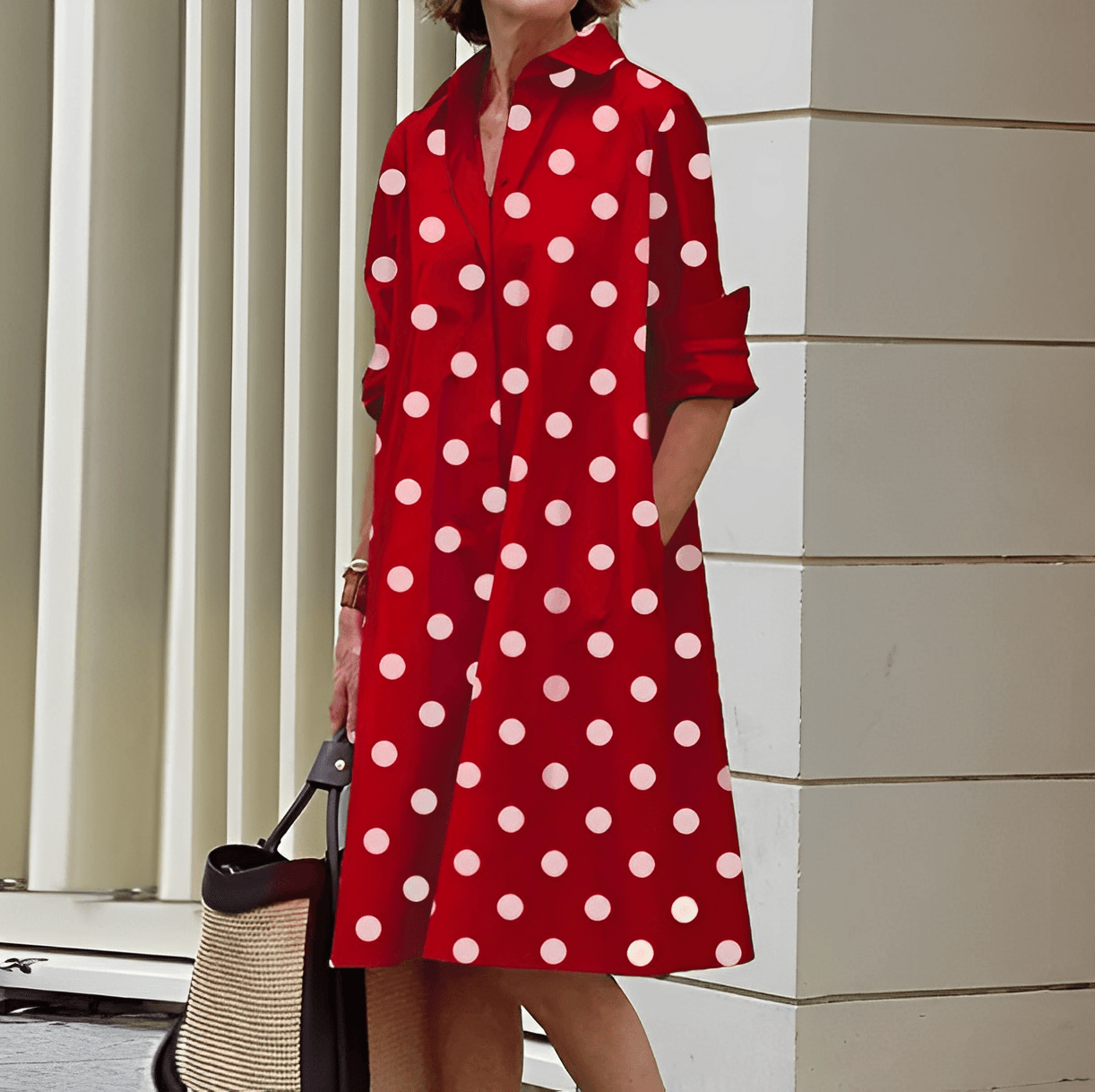 Chela | Vestido moderno con cuello vuelto y camisa de lino de manga tres cuartos y escote en pico