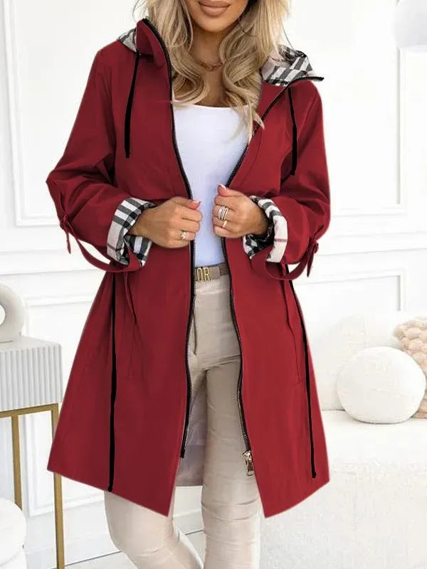 Chaqueta de Mujer Moderna – Cremallera Frontal y Corte Estilizado
