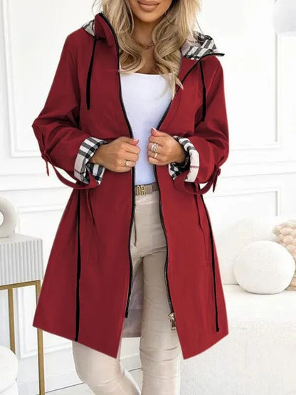 Chaqueta de Mujer Moderna – Cremallera Frontal y Corte Estilizado