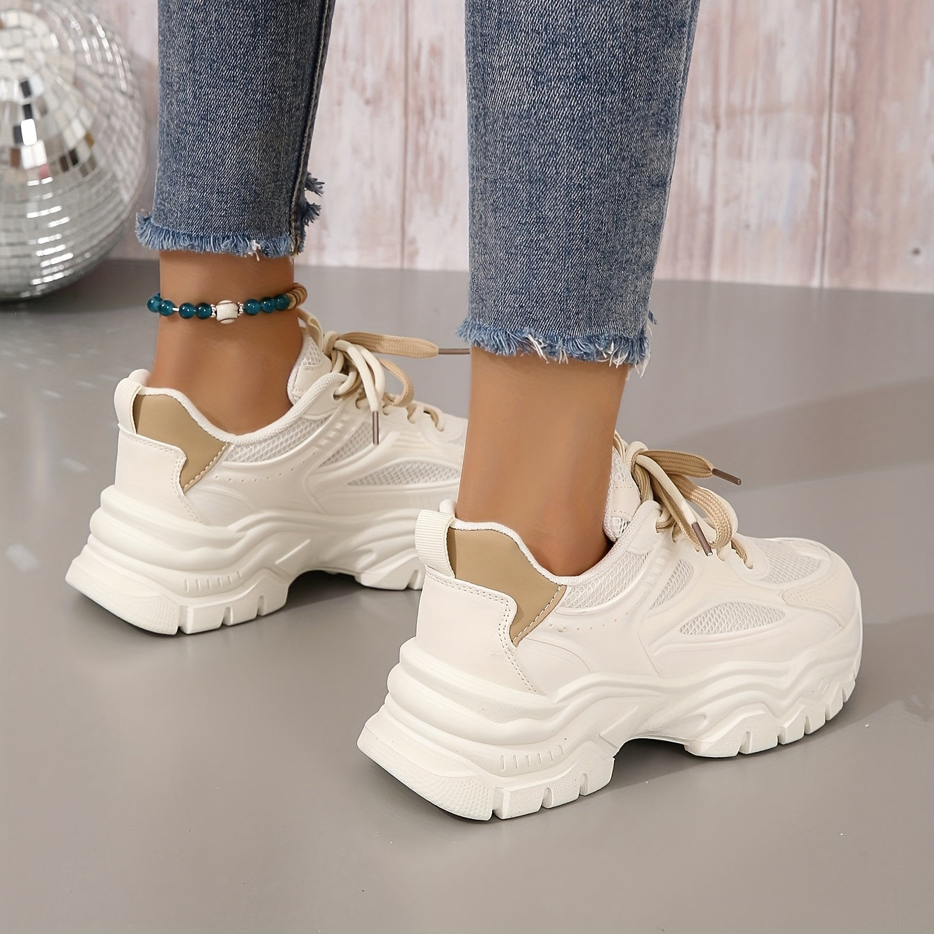 Sneakers mujer beige, cómodos y estilosos para look casual o diario