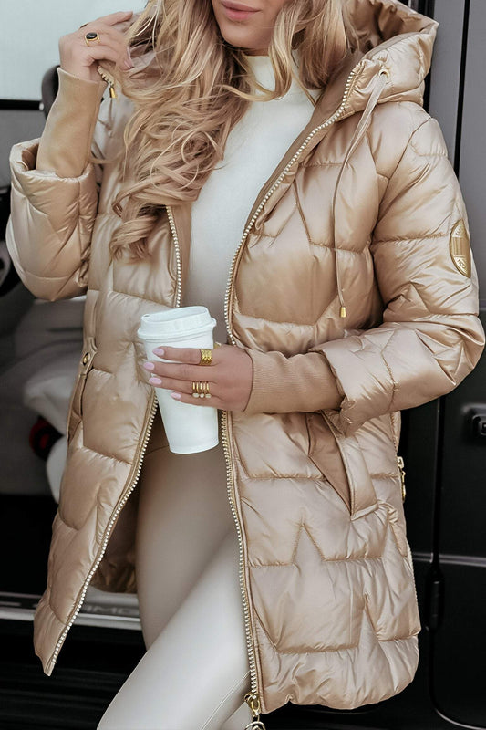 Chaqueta con capucha para mujer: abrigada y elegante durante todo el invierno