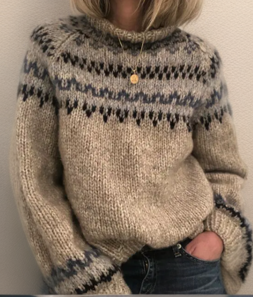 Jersey de punto para mujer en color beige: diseño escandinavo con canesú, cómodo y atemporal