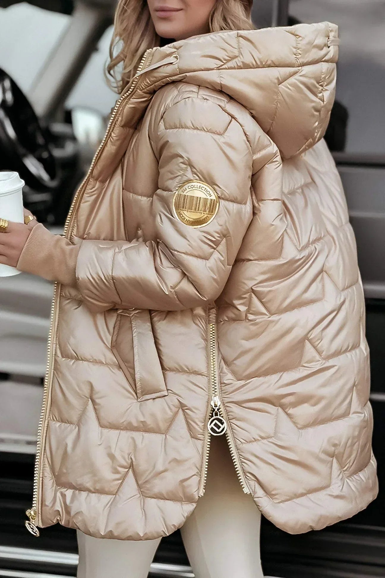 Abrigo Elegante de Mujer con Capucha – Cálido y Sofisticado