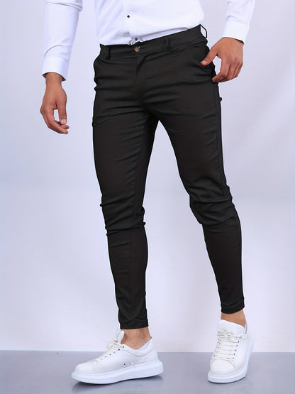 Pantalón ajustado hombre estiloso y confortable, ideal para primavera u otoño