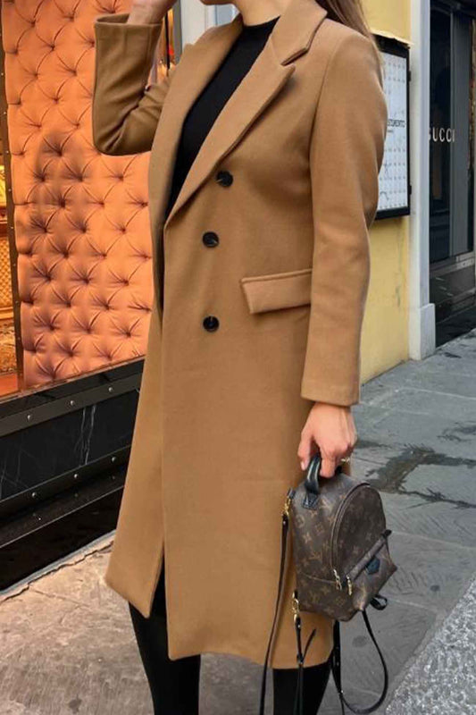 Abrigo cálido de doble botonadura para mujer: look elegante, cuello con solapa