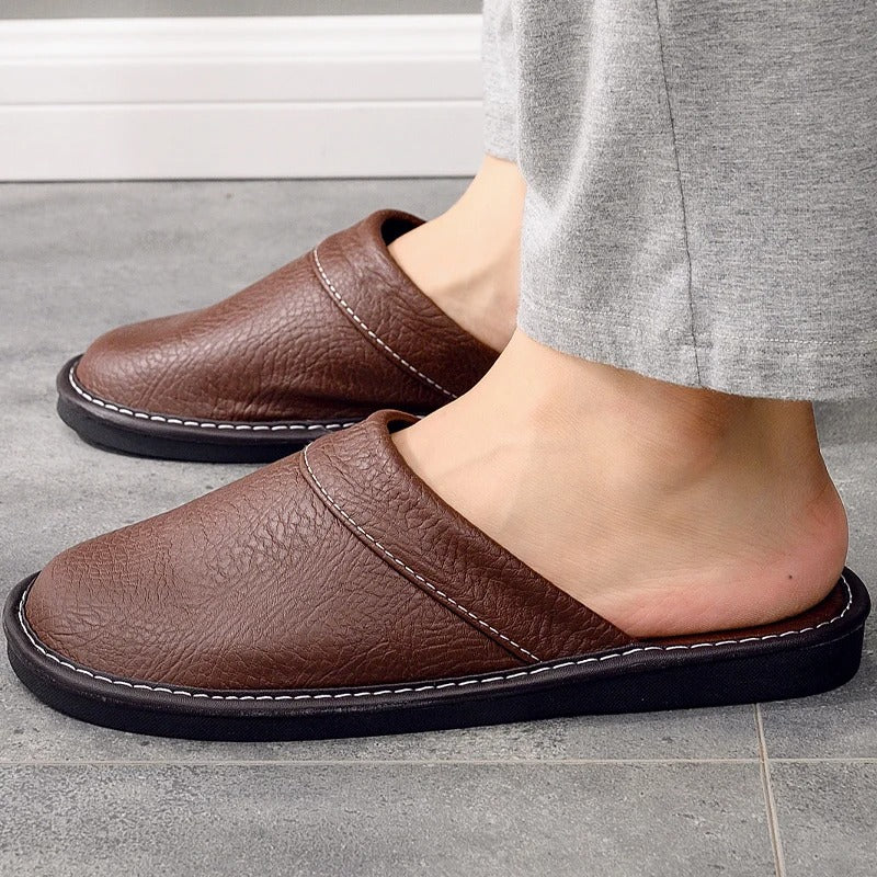 Zapatillas Casa Hombre – Elegantes de Cuero, Resistentes y Cálidas
