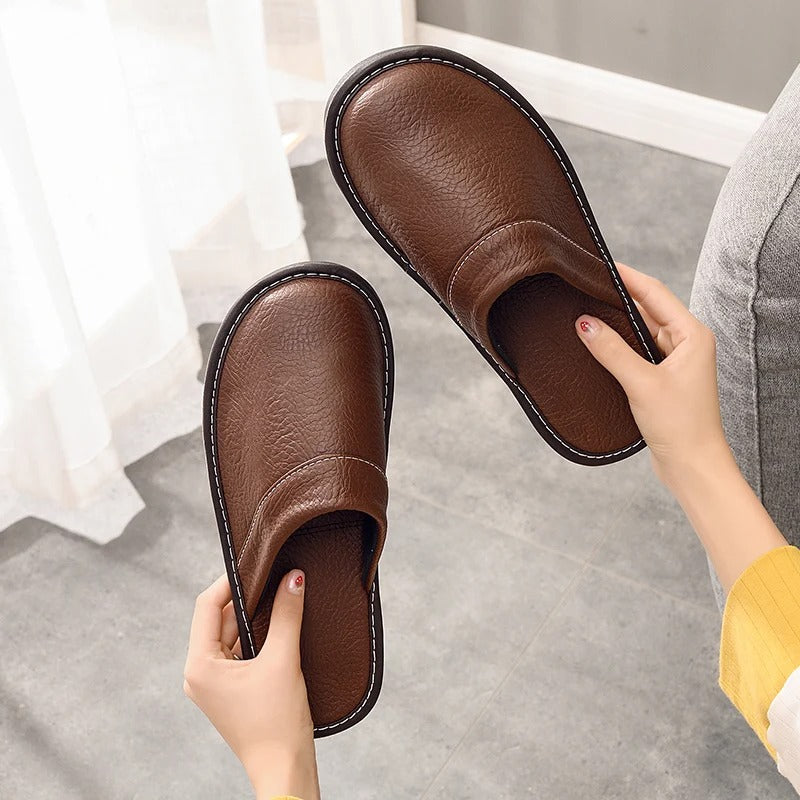 Zapatillas Casa Hombre – Elegantes de Cuero, Resistentes y Cálidas