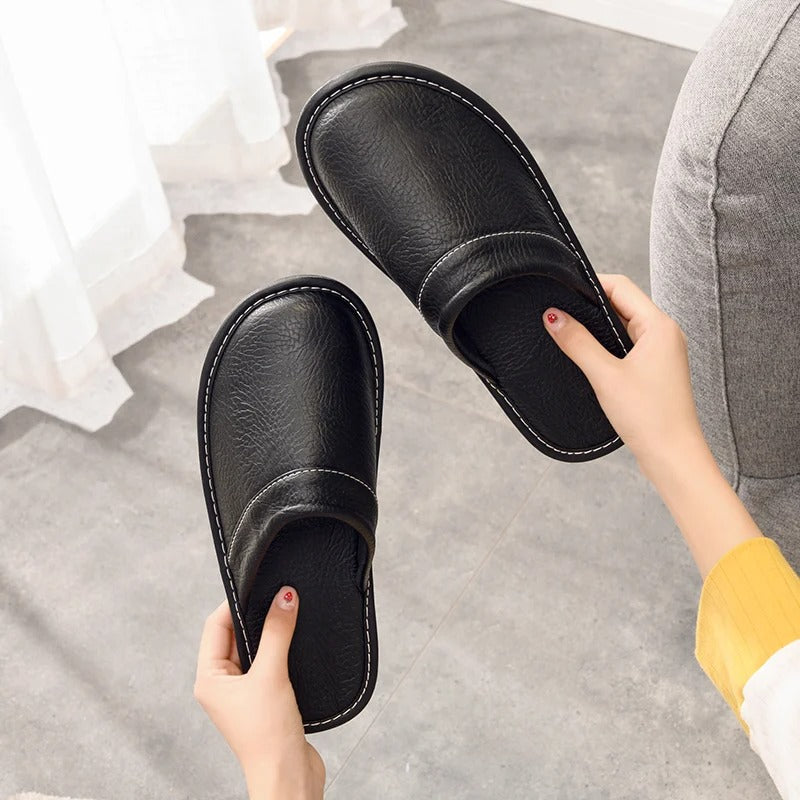 Zapatillas Casa Hombre – Elegantes de Cuero, Resistentes y Cálidas