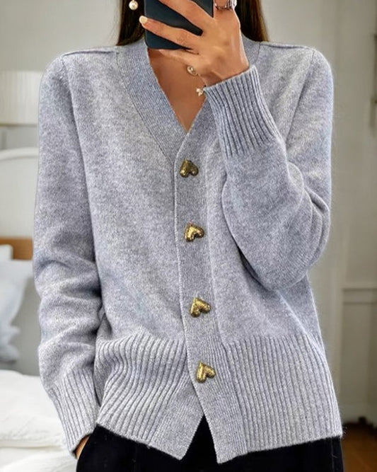 Cárdigan de Punto Suave – Estilo Femenino con Detalles de Corazón